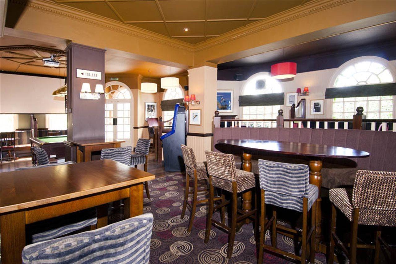 Premier Inn London Greenford Buitenkant foto