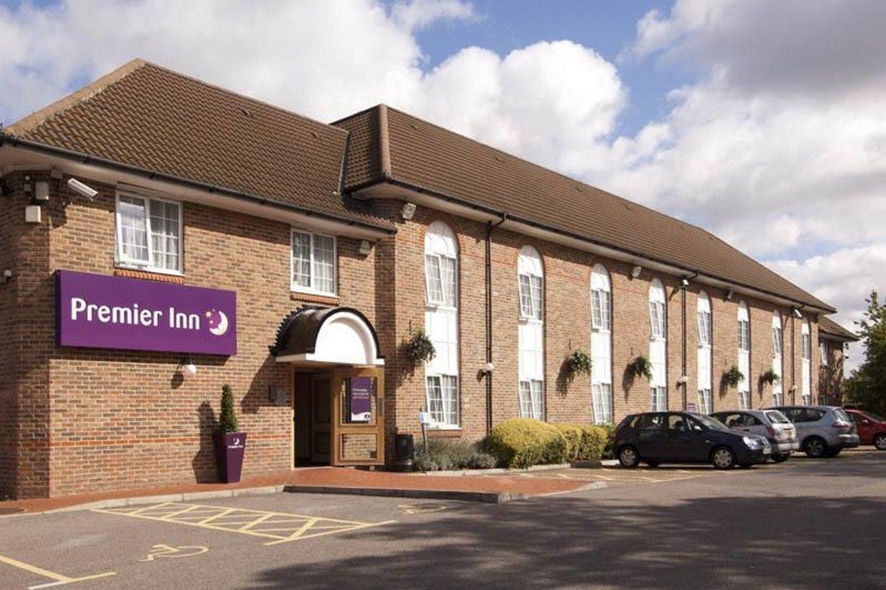 Premier Inn London Greenford Buitenkant foto