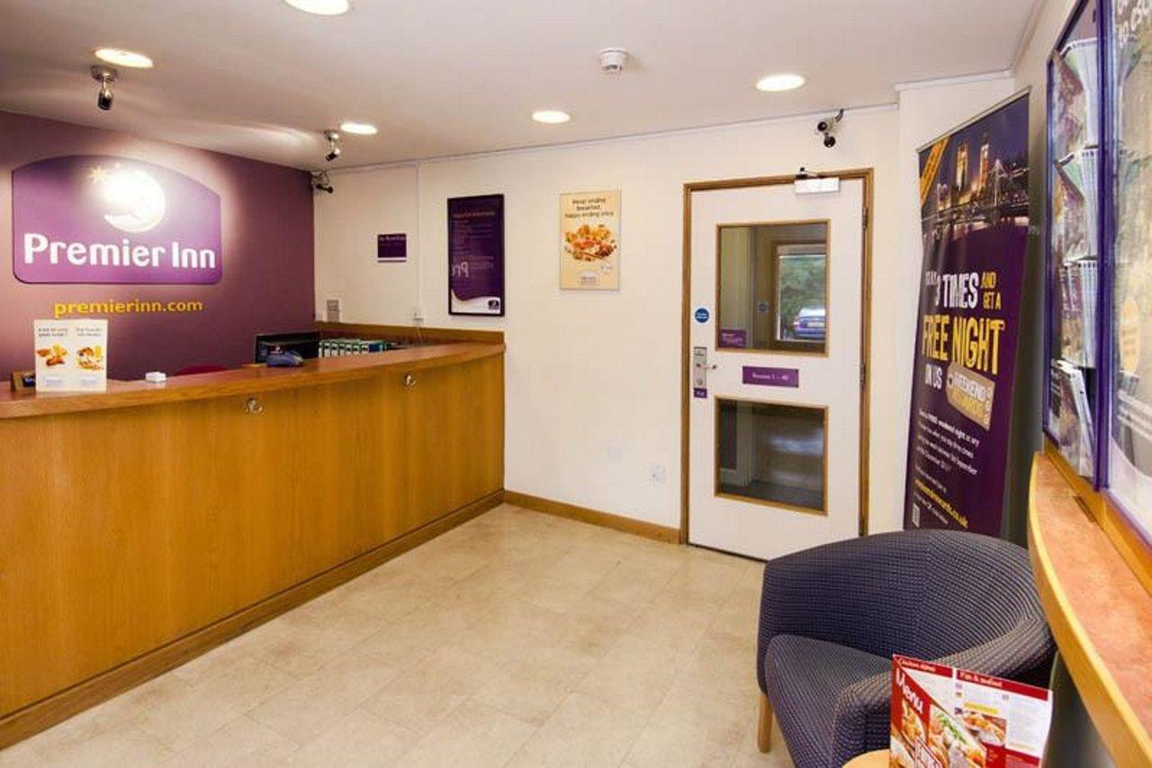 Premier Inn London Greenford Buitenkant foto