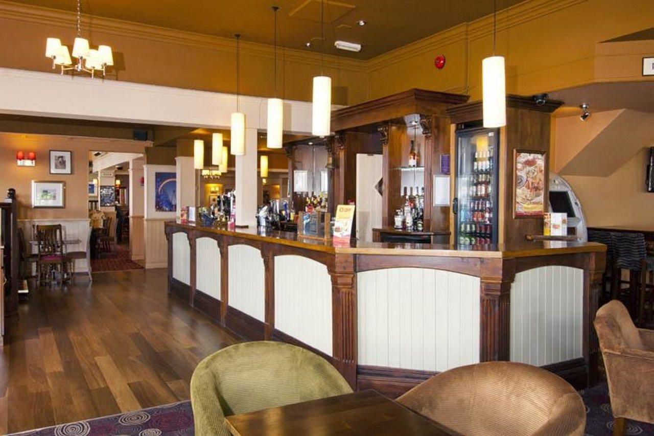 Premier Inn London Greenford Buitenkant foto