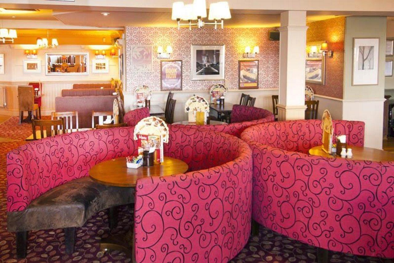 Premier Inn London Greenford Buitenkant foto