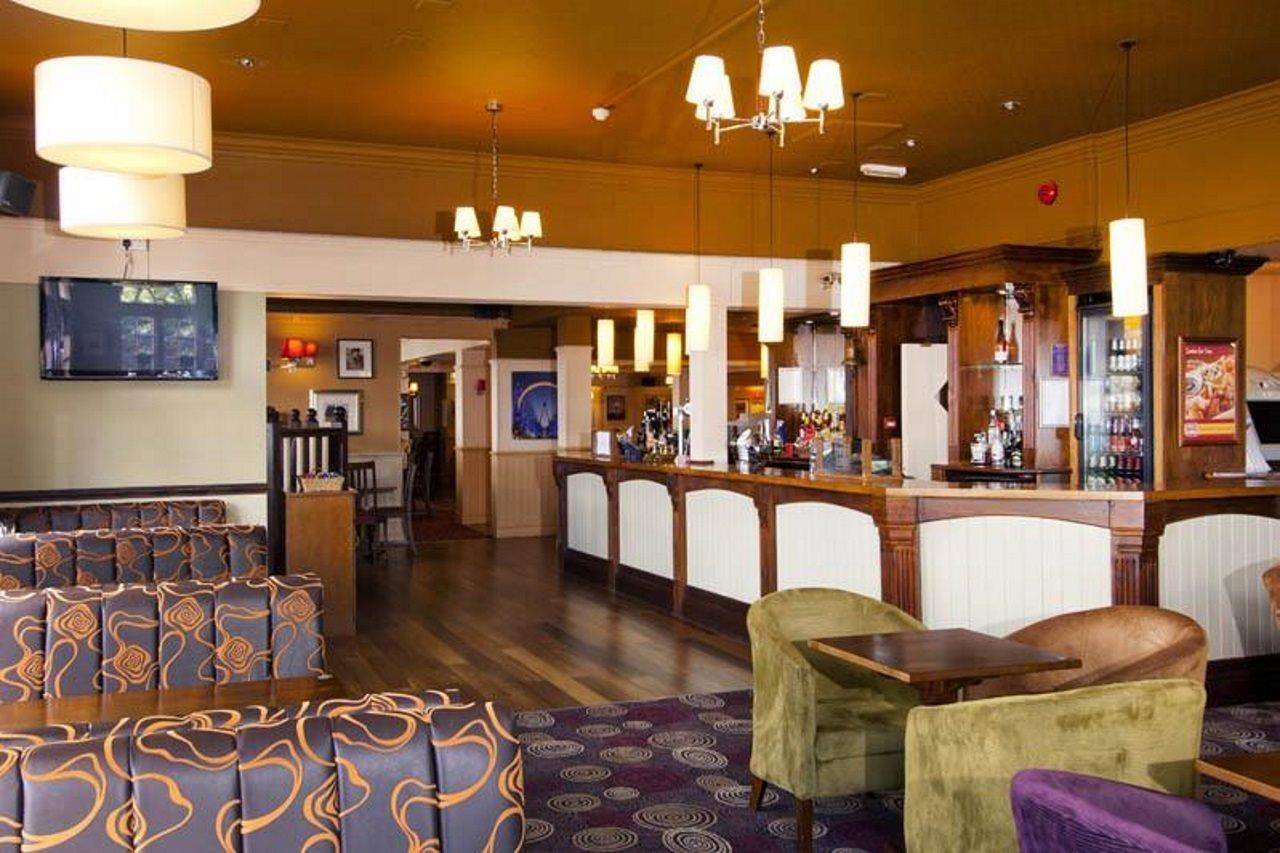 Premier Inn London Greenford Buitenkant foto