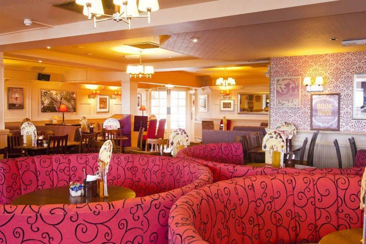 Premier Inn London Greenford Buitenkant foto