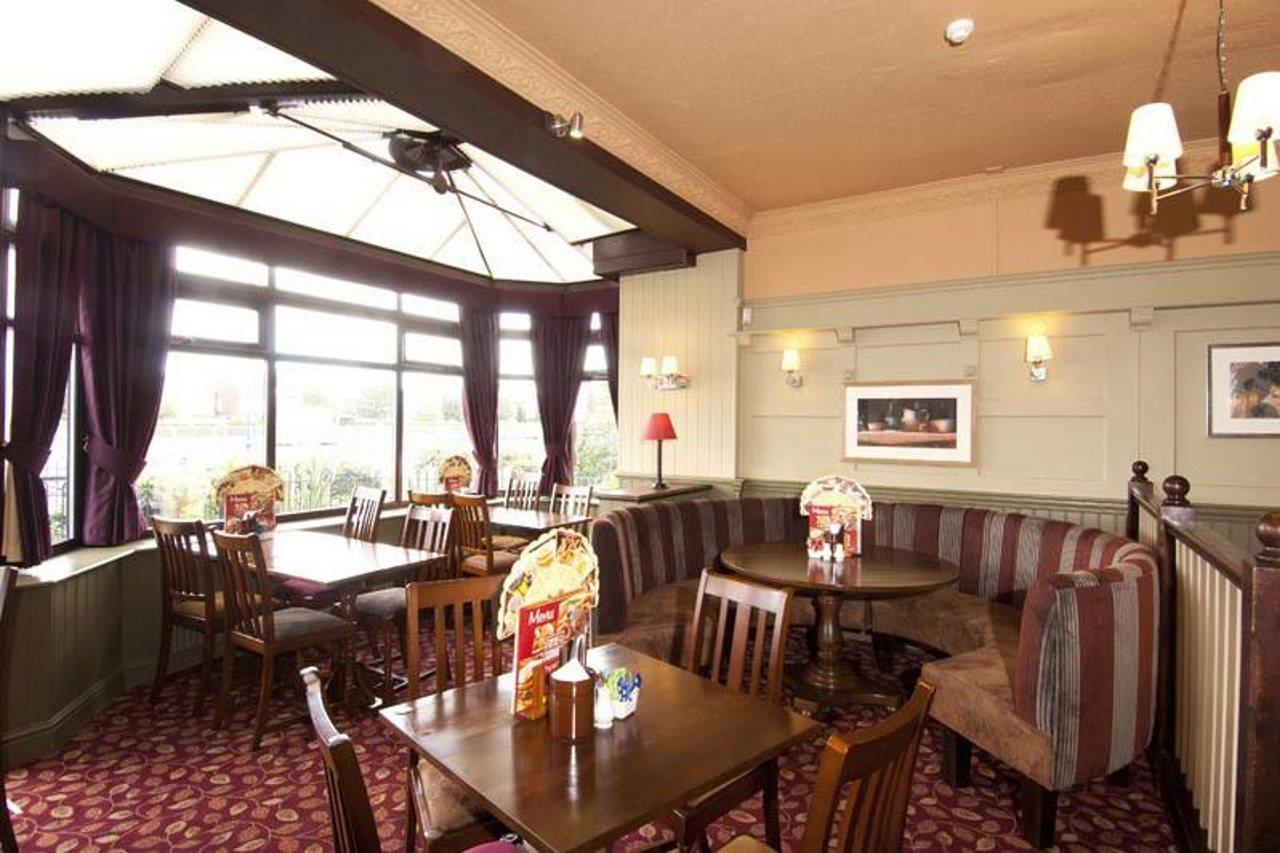 Premier Inn London Greenford Buitenkant foto