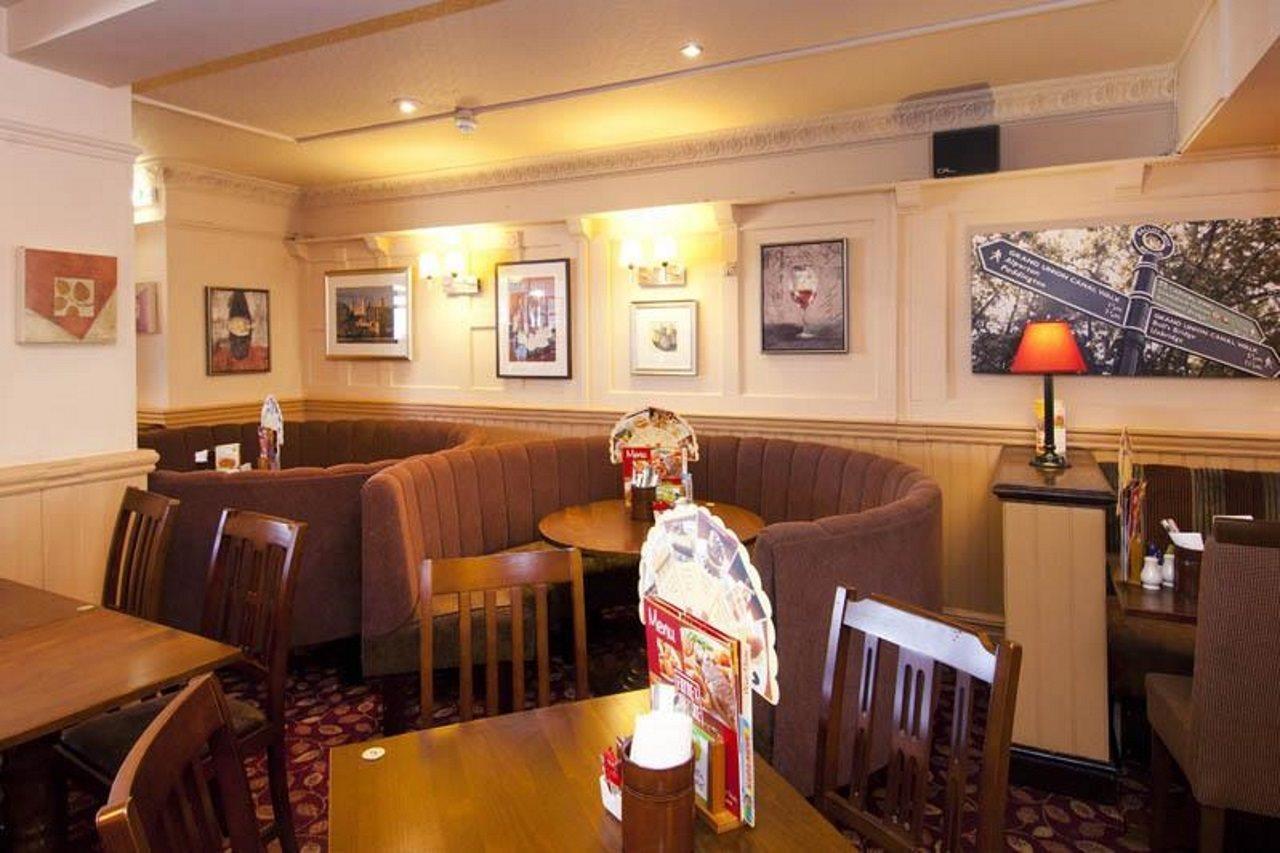 Premier Inn London Greenford Buitenkant foto